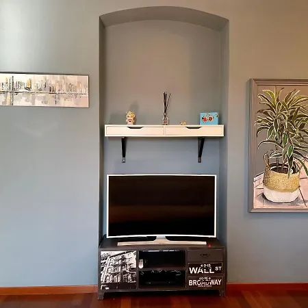 The Painting Apartment. A And Lovely In * Mediolan