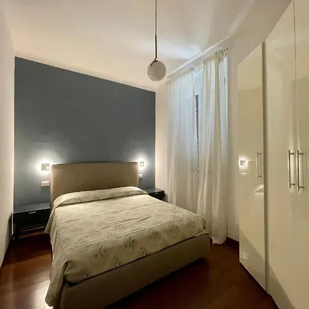 Apartament The Painting Apartment. A And Lovely In Mediolan